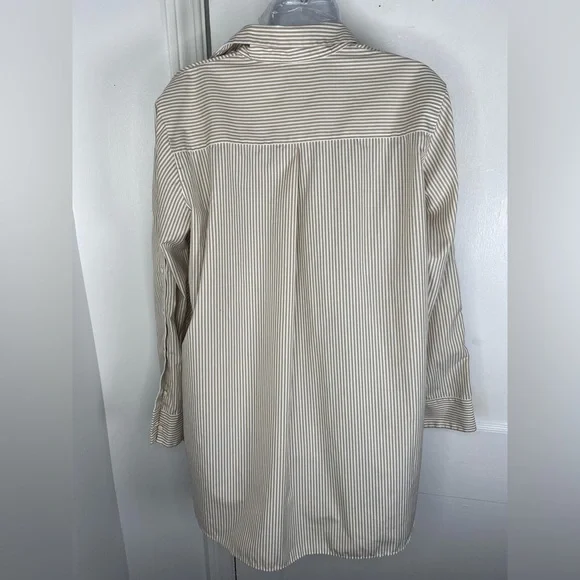 Akris Punto Luxury Beige & White Designer Striped Blouse with Button Details - Picture 5 of 8